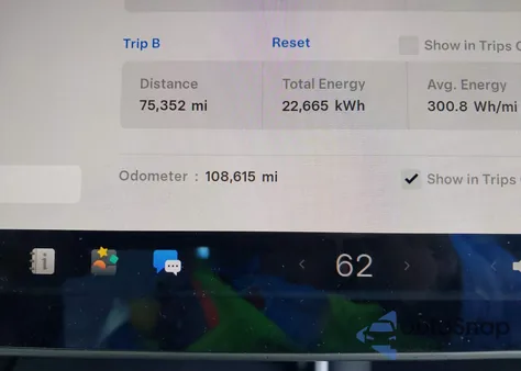 2020 Tesla Model 3 Long Range Dual Motor All-Wheel Drive z USA, uszkodzony, nr VIN 5YJ3E1EB3LF720252